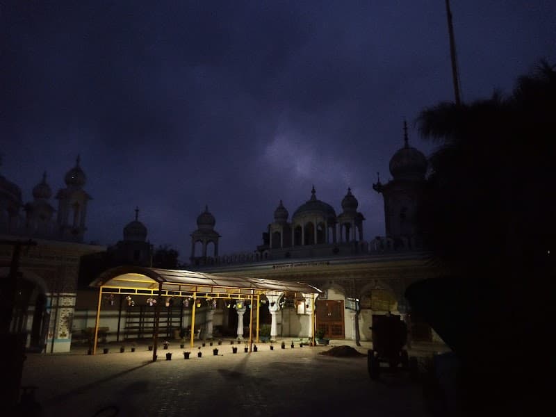 Gurdwara Sri Kalgidhar Sahib