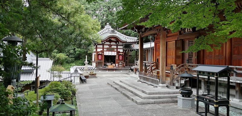 鉢塚神社