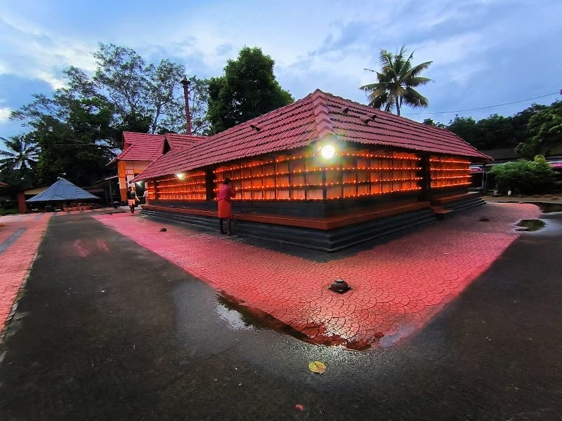 madathikavu bhagavathy kanikka mandapam